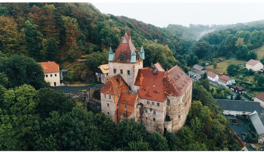 Ferienwohnung Nahe Schloss Kuckuckstein,Infrarotsauna, Hunde Liebstadt Luaran gambar